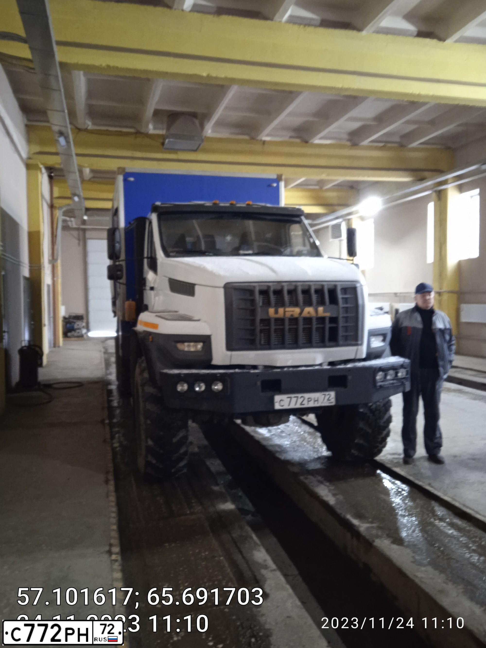 Фото автомобиля URAL 4320 /6X6/, 2018 — госномер С772РН72. Цвет: БЕЛЫЙ