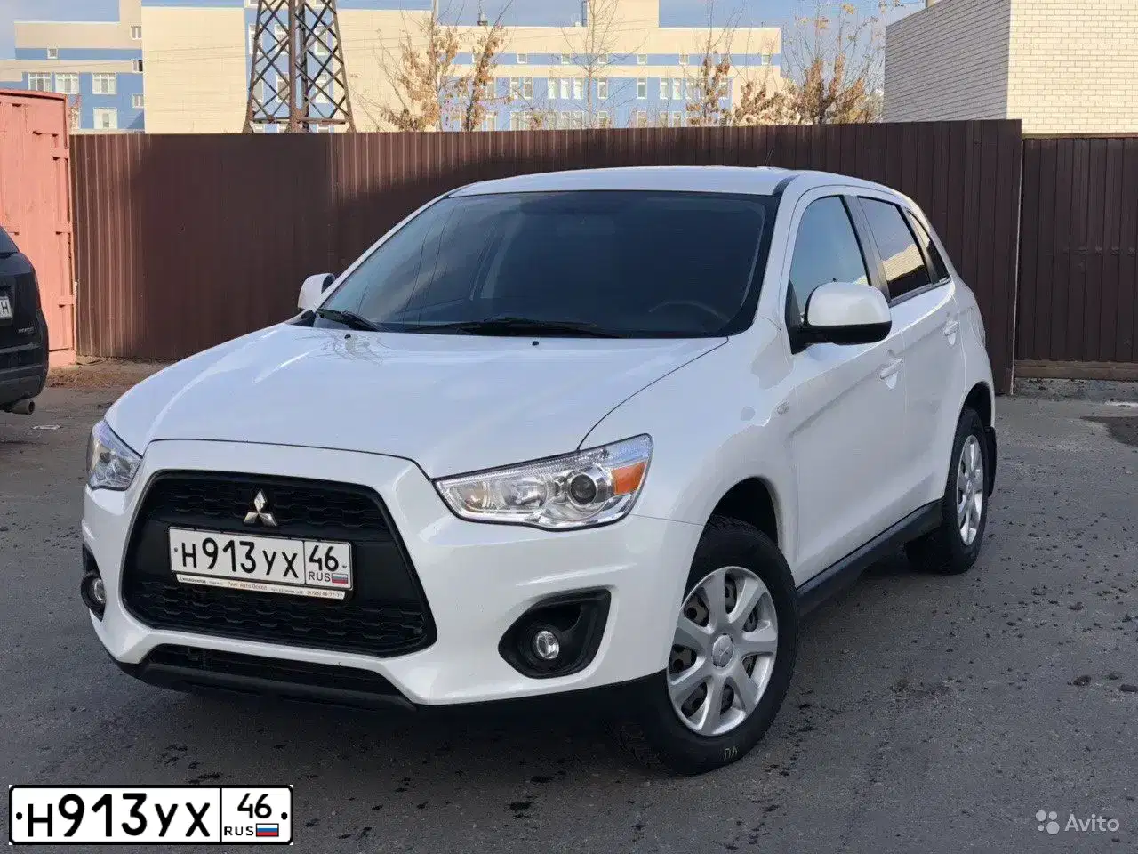 Фото автомобиля MITSUBISHI ASX, 2015 — госномер М500ЕК46. Цвет: Белый