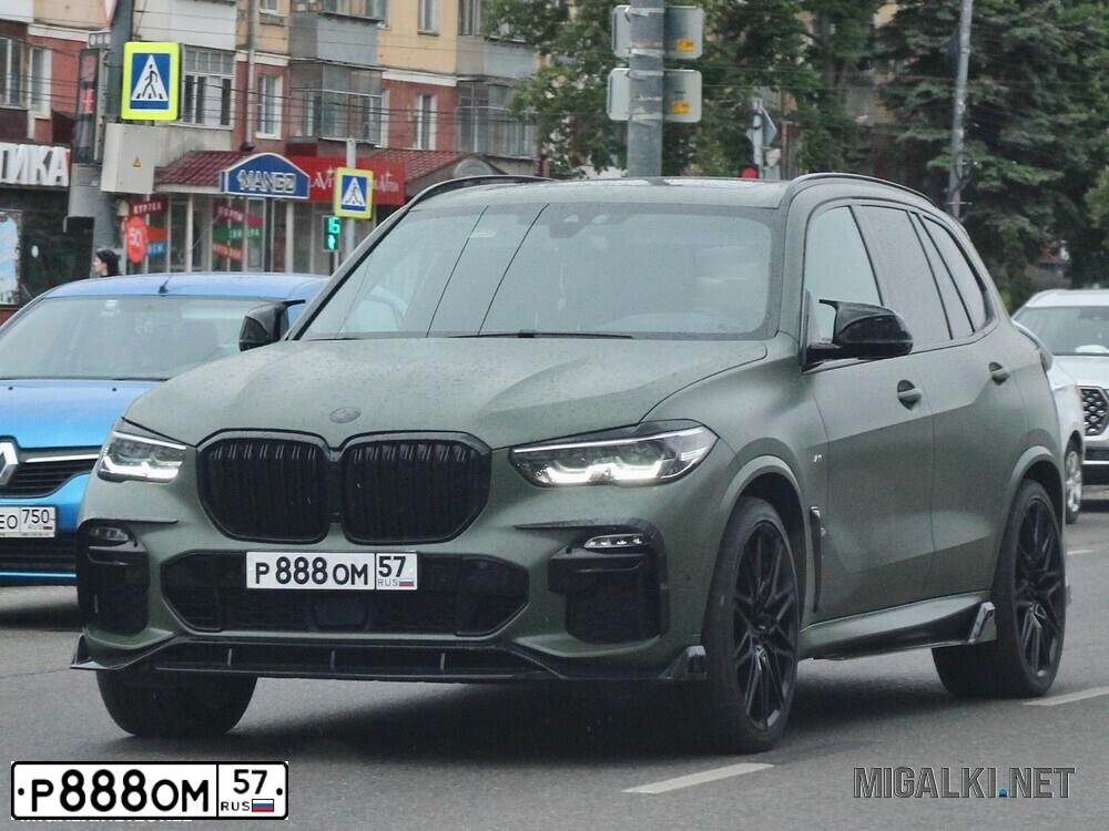 Фото автомобиля LADA 2110, 2004 — госномер Р888ОМ57. Цвет: Красный