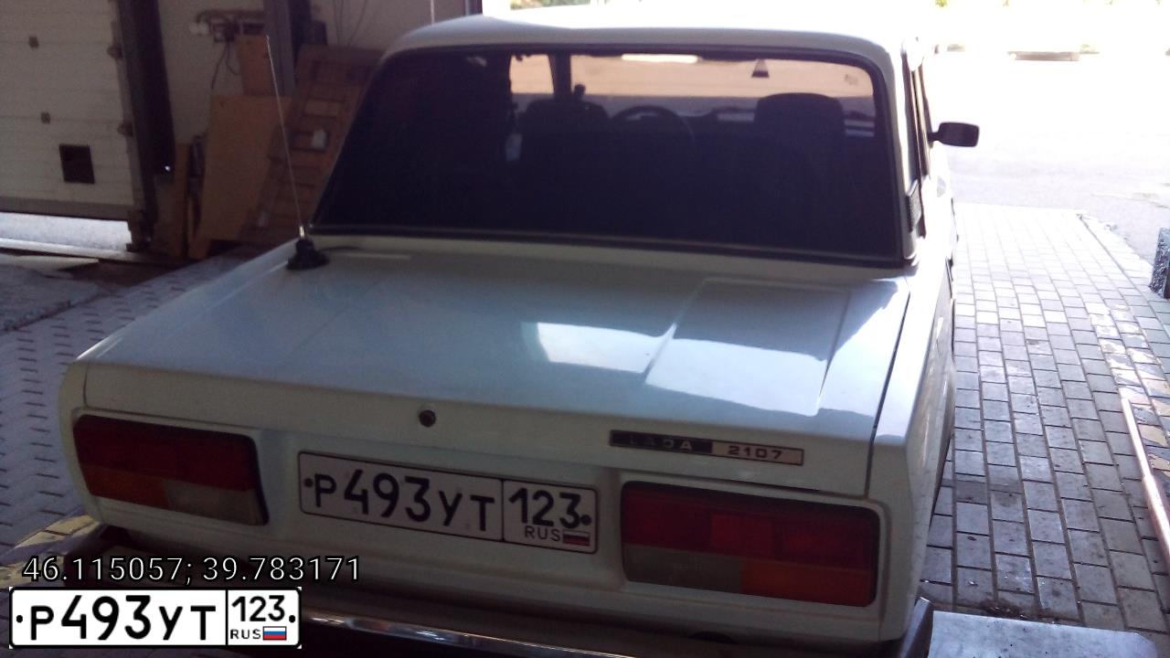 Фото автомобиля LADA 2107, 2011 — госномер Р493УТ123. Цвет: Белый