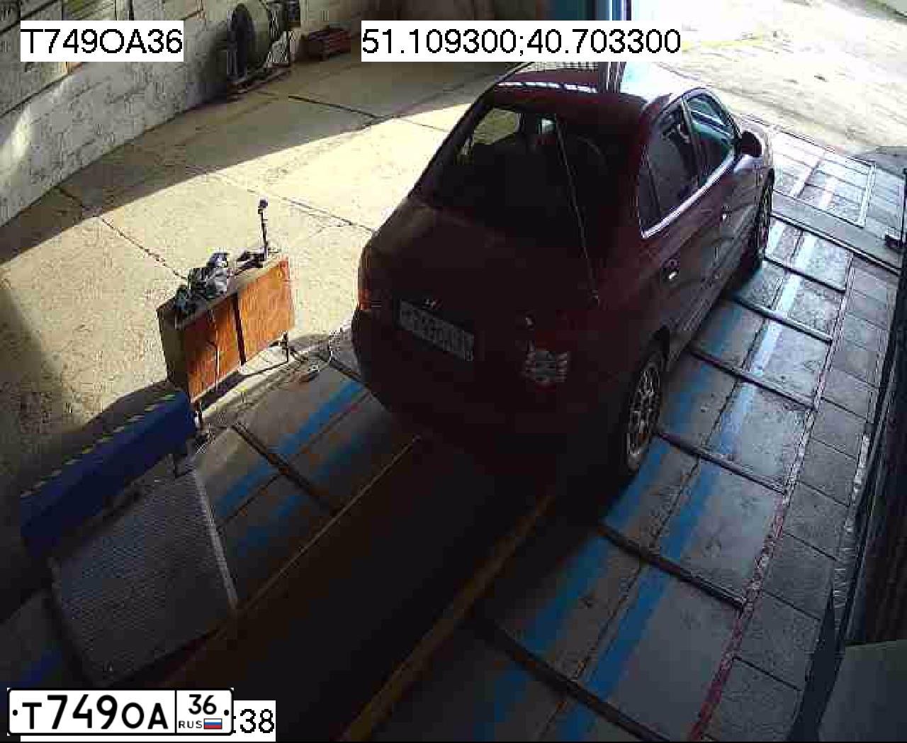 Фото автомобиля HYUNDAI ELANTRA, 2005 — госномер Т749ОА36. Цвет: ВИШНЕВЫЙ