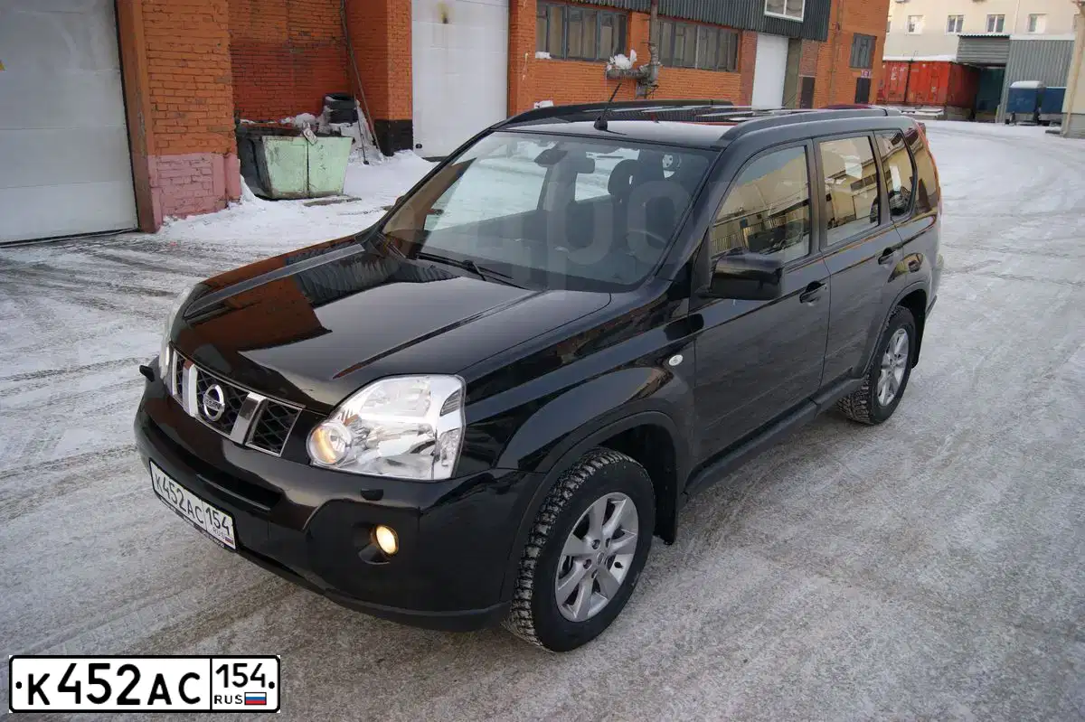 Фото автомобиля NISSAN X-TRAIL, 2010 — госномер С630МЕ138