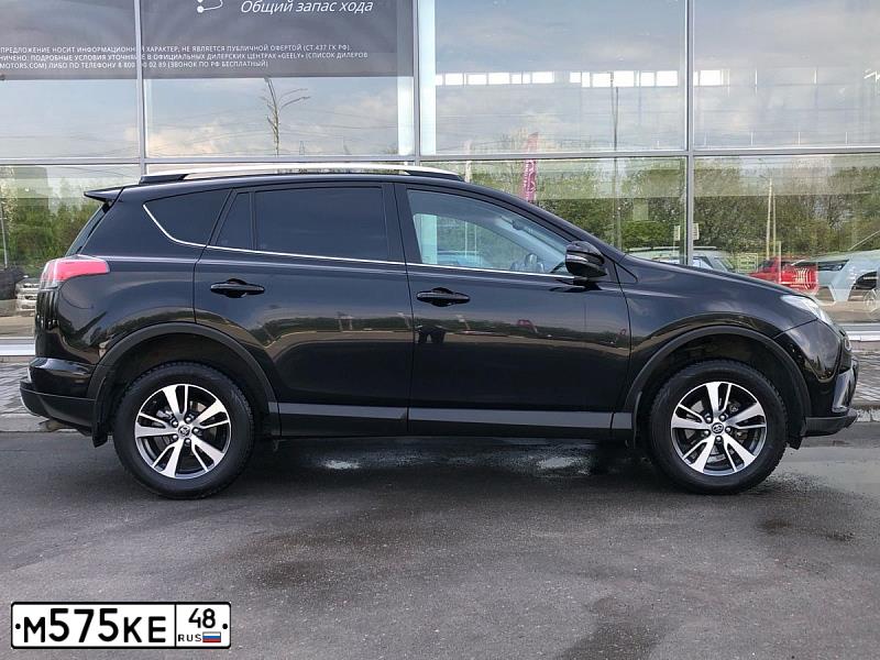 Фото автомобиля TOYOTA RAV4, 2019 — госномер М575КЕ48. Цвет: ЧЕРНЫЙ МЕТАЛЛИК