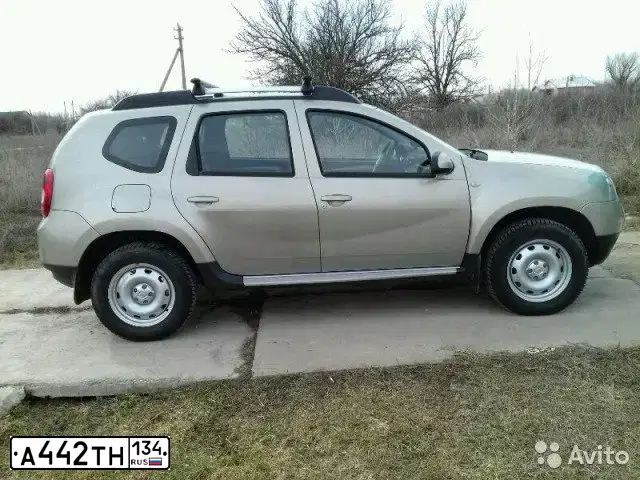 Фото автомобиля RENAULT DUSTER, 2013 — госномер А442ТН134. Цвет: БЕЖЕВЫЙ