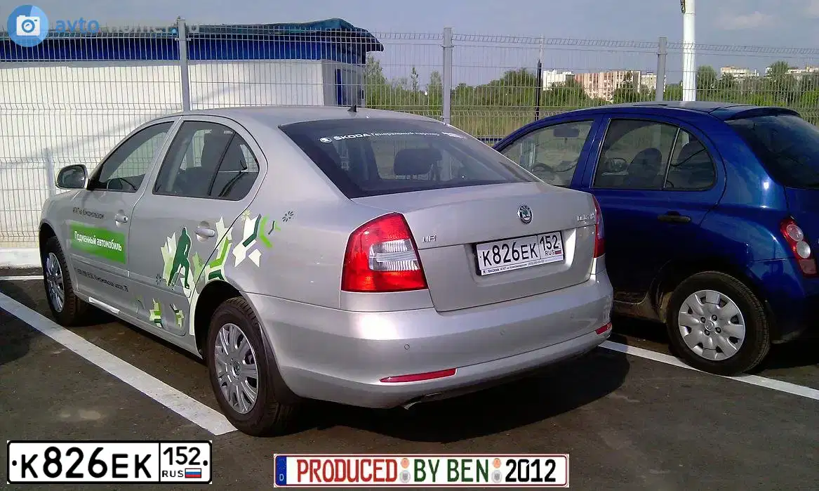 Фото автомобиля SKODA OCTAVIA, 2012 — госномер А076МЕ164. Цвет: СЕРЕБРИСТО ЖЕЛТЫЙ