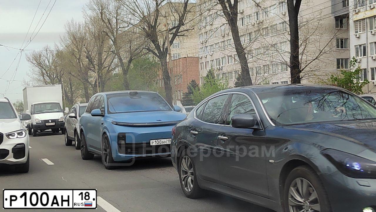 Фото автомобиля CHEVROLET CAPTIVA, 2007 — госномер М407ВК702. Цвет: ТЕМНО-СЕРЫЙ