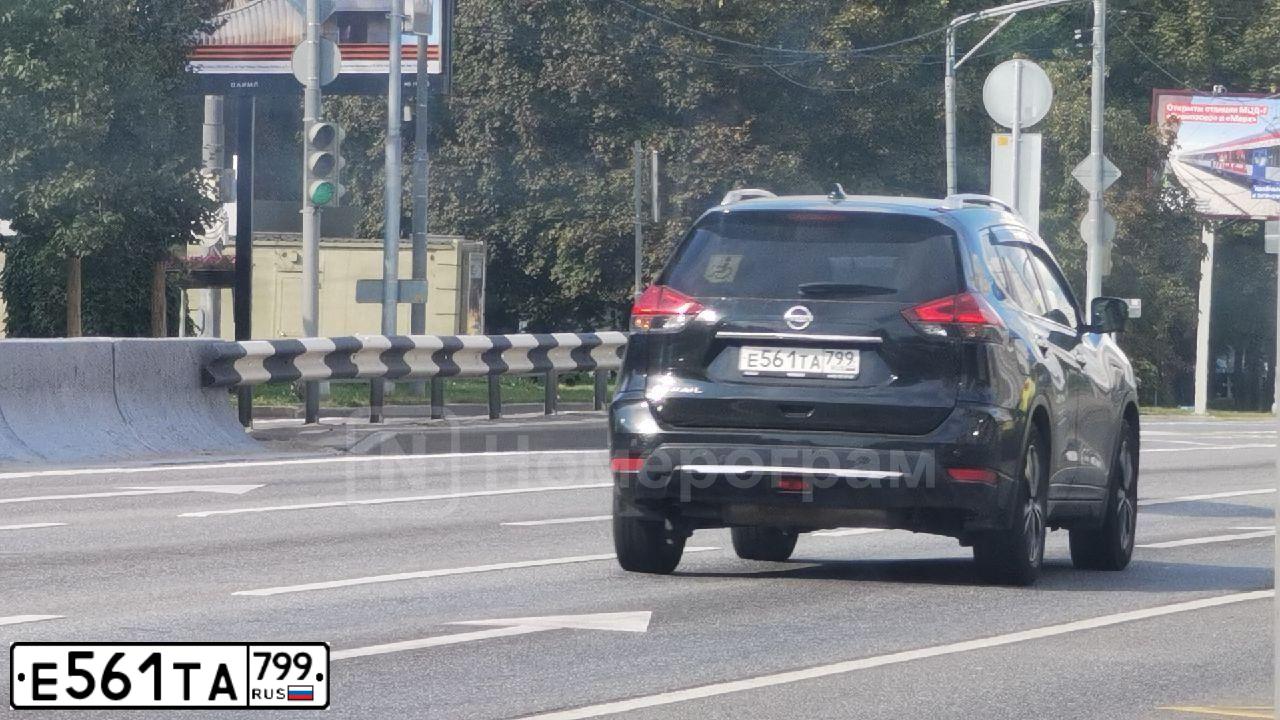 Фото автомобиля NISSAN X-TRAIL, 2020 — госномер Х263ВХ198. Цвет: ЧЕРНЫЙ