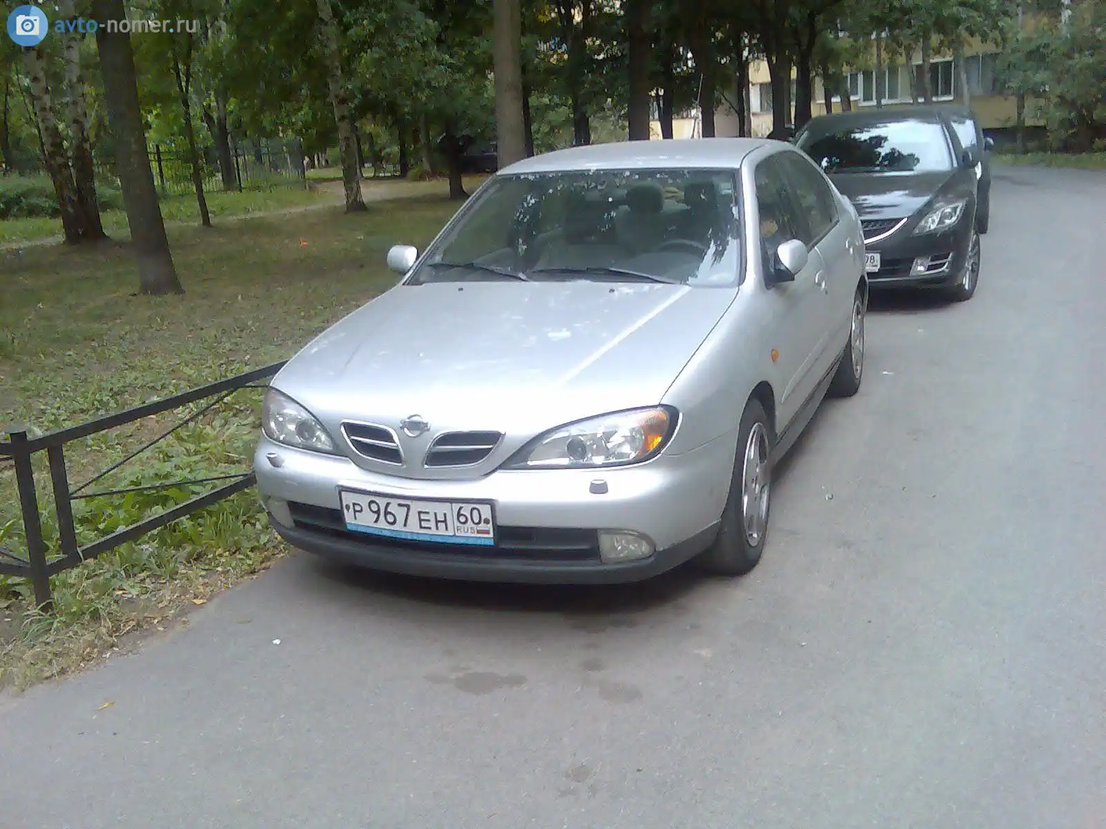 Фото автомобиля NISSAN PRIMERA, 2000 — госномер Р046УВ46. Цвет: Серебристый