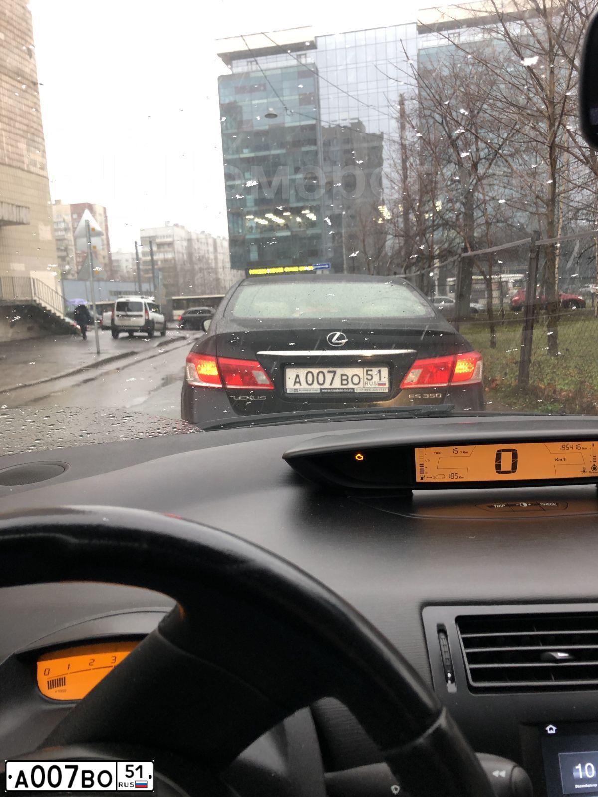 Фото автомобиля LEXUS ES, 2010 — госномер В538РА147. Цвет: ЧЕРНЫЙ