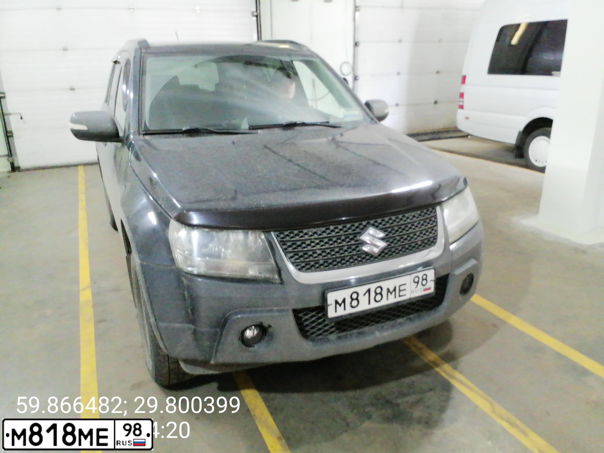 Фото автомобиля SUZUKI /GRAND/ VITARA, 2010 — госномер М818МЕ98. Цвет: ЧЕРНЫЙ