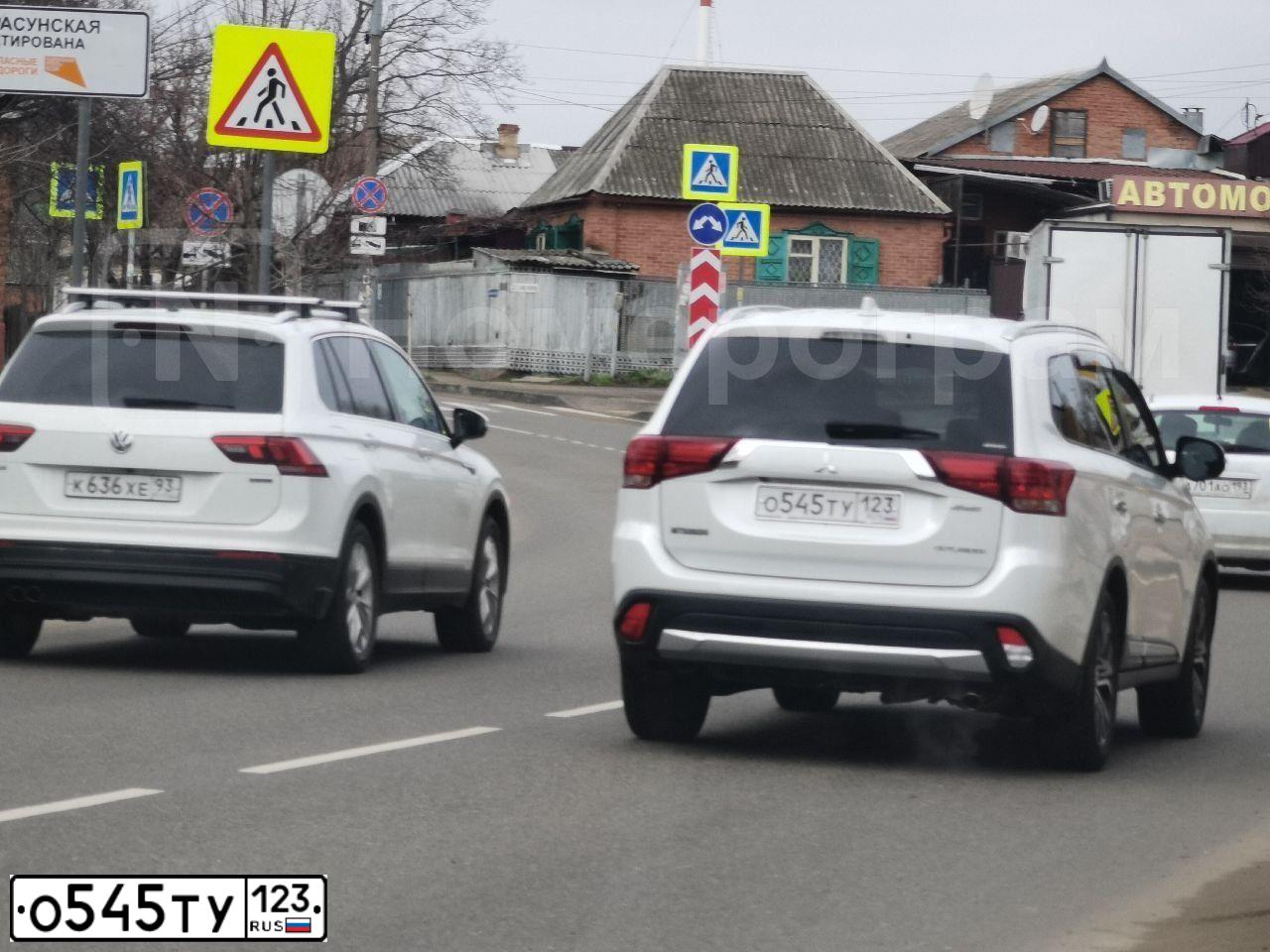 Фото автомобиля MITSUBISHI OUTLANDER, 2018 — госномер О545ТУ123. Цвет: Белый