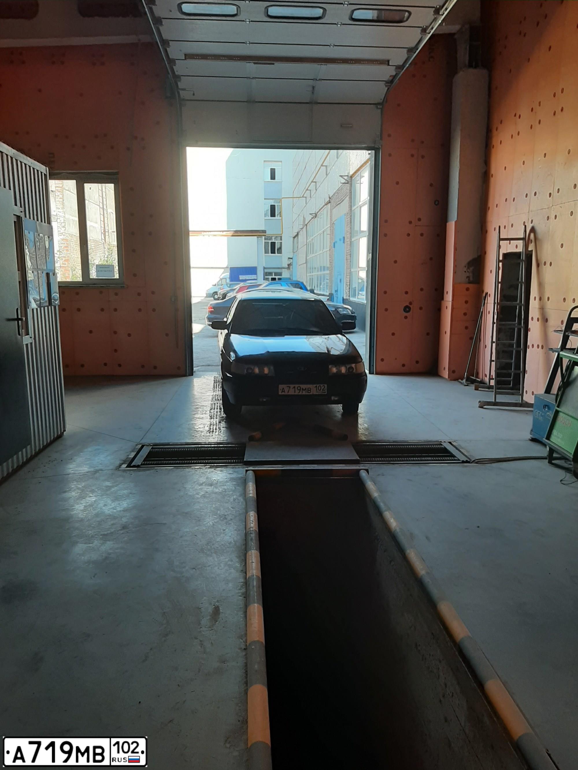 Фото автомобиля LADA 2112 LADA, 2007 — госномер Н403ХР702. Цвет: ЗОЛОТИСТЫЙ ТЕМНО-ЗЕЛЕНЫЙ