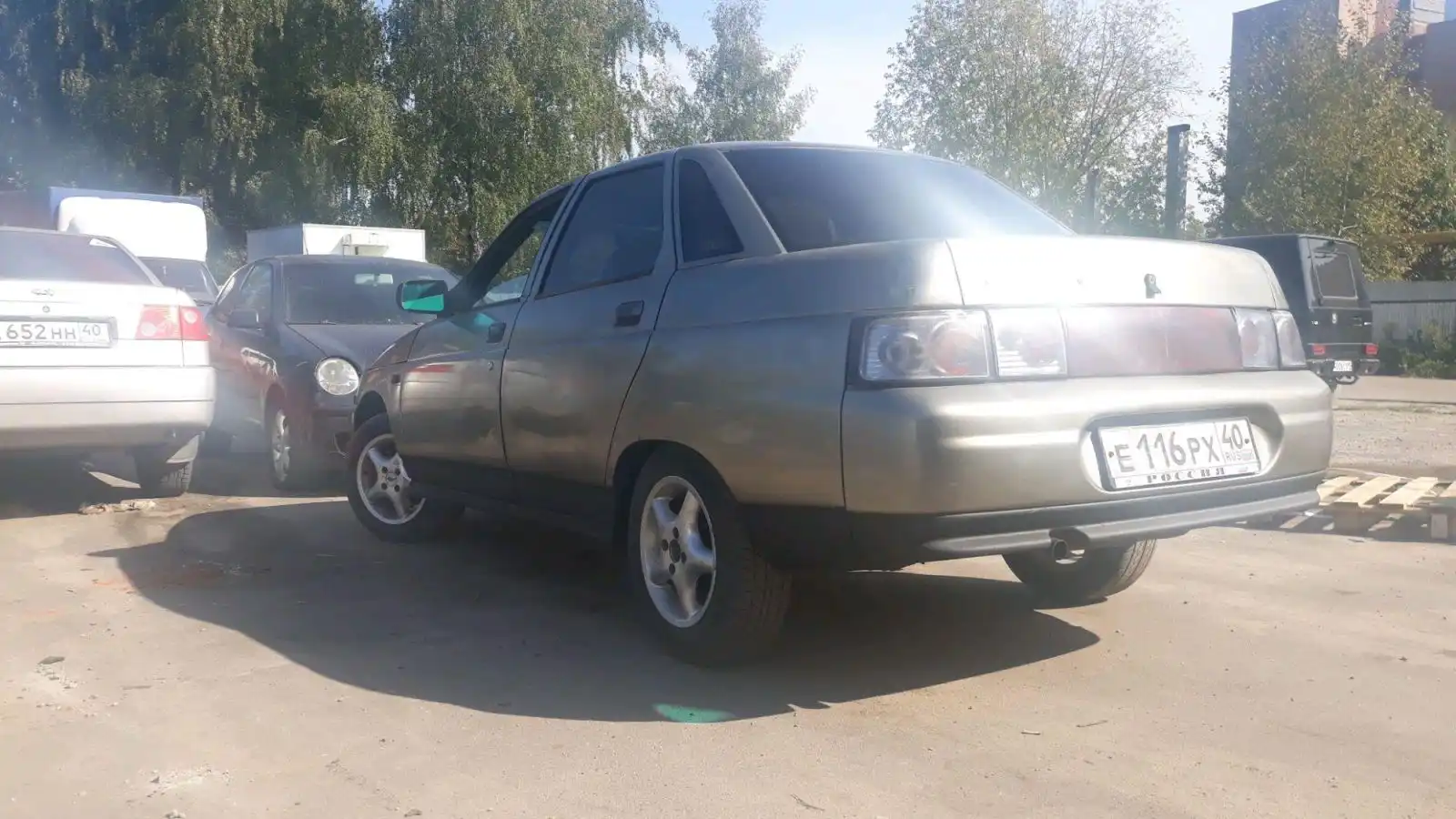 Фото автомобиля LADA LARGUS, 2018 — госномер О522НН40. Цвет: СЕРО-БЕЖЕВЫЙ