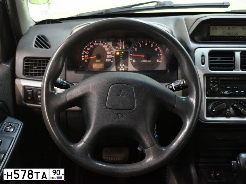 Фото автомобиля MITSUBISHI PAJERO PININ, 2004 — госномер С284РС77. Цвет: ЗЕЛЕНЫЙ