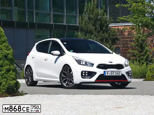 Фото автомобиля KIA CEE'D, 2014 — госномер Н456ТХ196. Цвет: ЧЕРНЫЙ