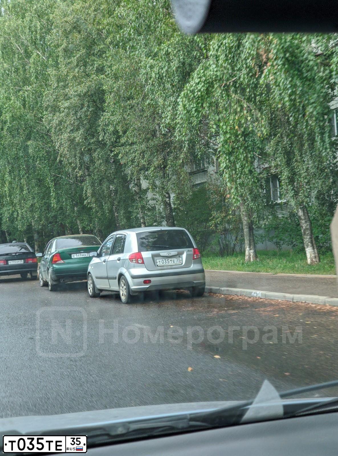 Фото автомобиля HYUNDAI GETZ, 2004 — госномер Т035ТЕ35. Цвет: серебристый
