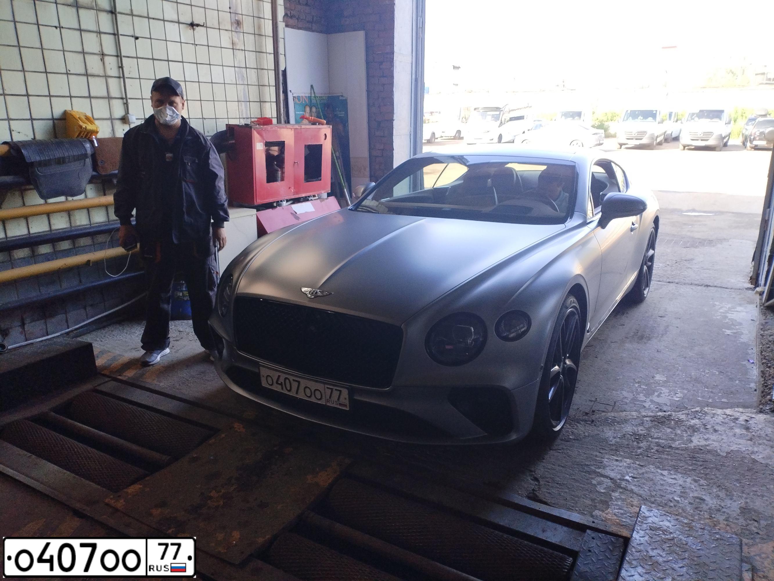 Фото автомобиля MERCEDES-BENZ МЕРСЕДЕС-БЕНЦ S600L, 2001 — госномер О407ОО77. Цвет: ТЕМНО-СИНИЙ