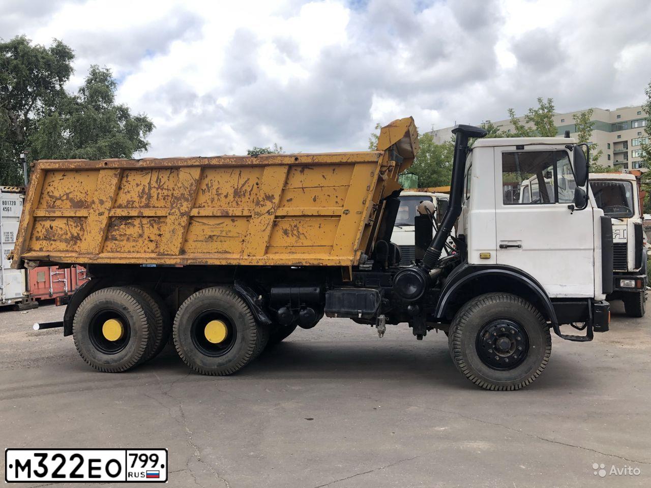 Фото автомобиля MAZ 5516 /6X4/, 2010 — госномер Е113ВН763. Цвет: Белый