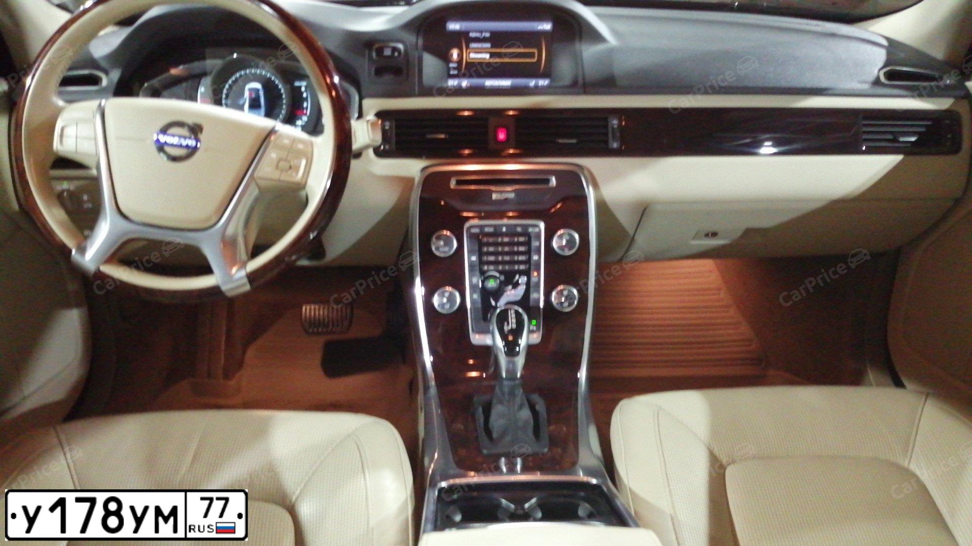 Фото автомобиля VOLVO S80, 2013 — госномер У178УМ77. Цвет: ЧЕРНЫЙ