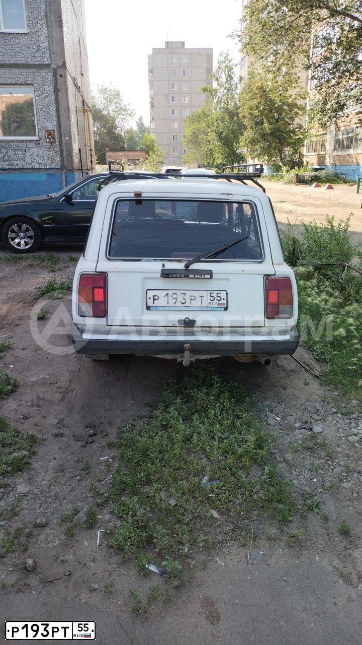 Фото автомобиля LADA 2104, 2011 — госномер Р193РТ55. Цвет: БЕЛЫЙ