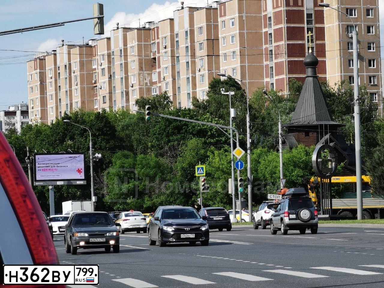 Фото автомобиля TOYOTA CAMRY, 2017 — госномер К888ВХ67. Цвет: ЧЕРНЫЙ МЕТАЛЛИК
