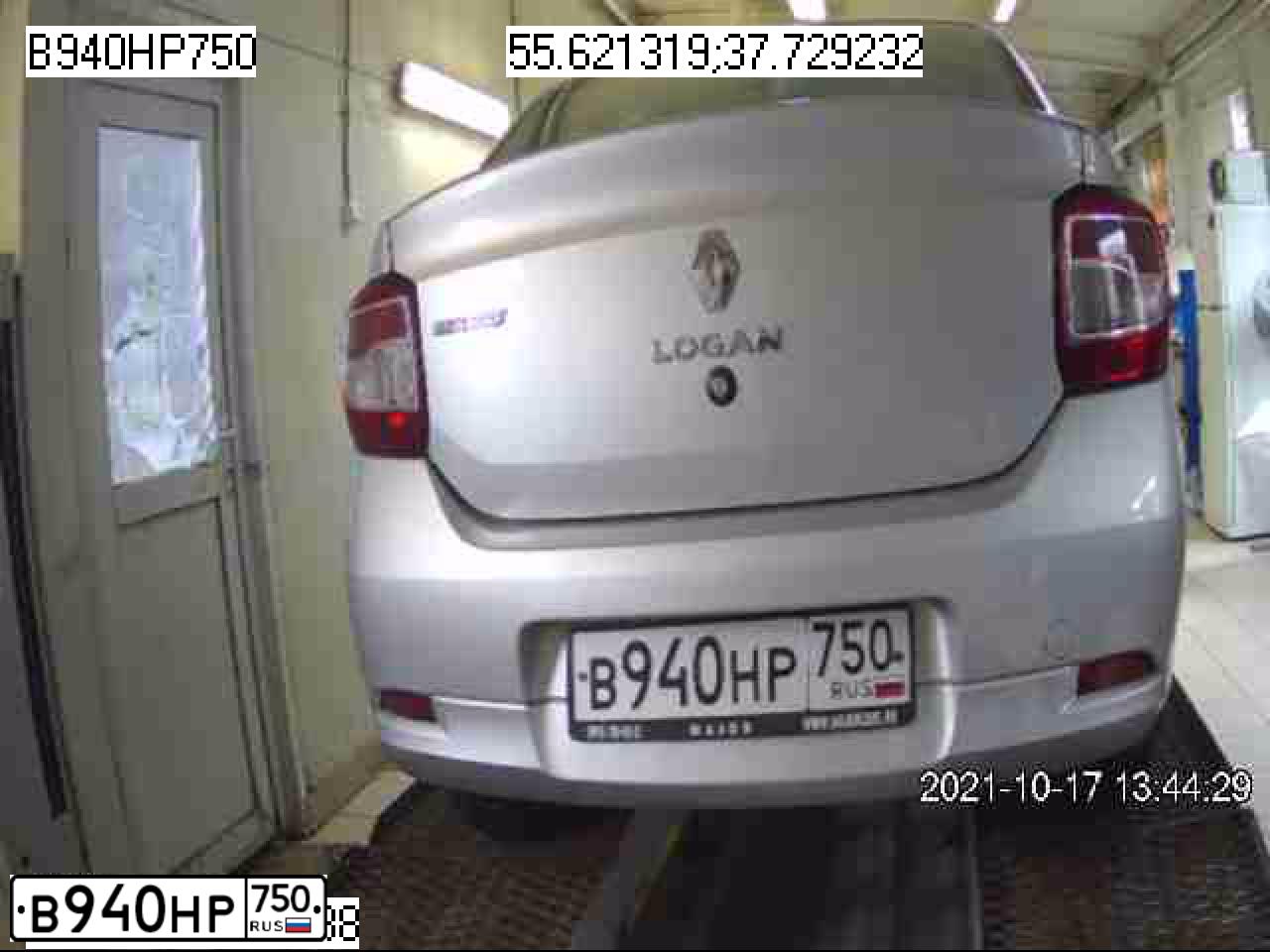 Фото автомобиля RENAULT LOGAN, 2016 — госномер В940НР750. Цвет: СЕРЫЙ СВЕТЛЫЙ