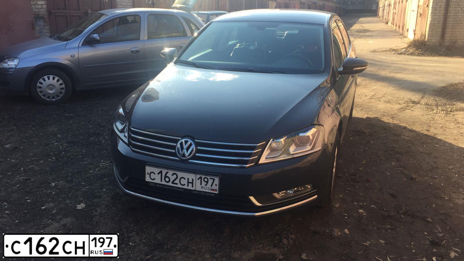 Фото автомобиля VOLKSWAGEN PASSAT, 2011 — госномер А671НМ147. Цвет: Серый