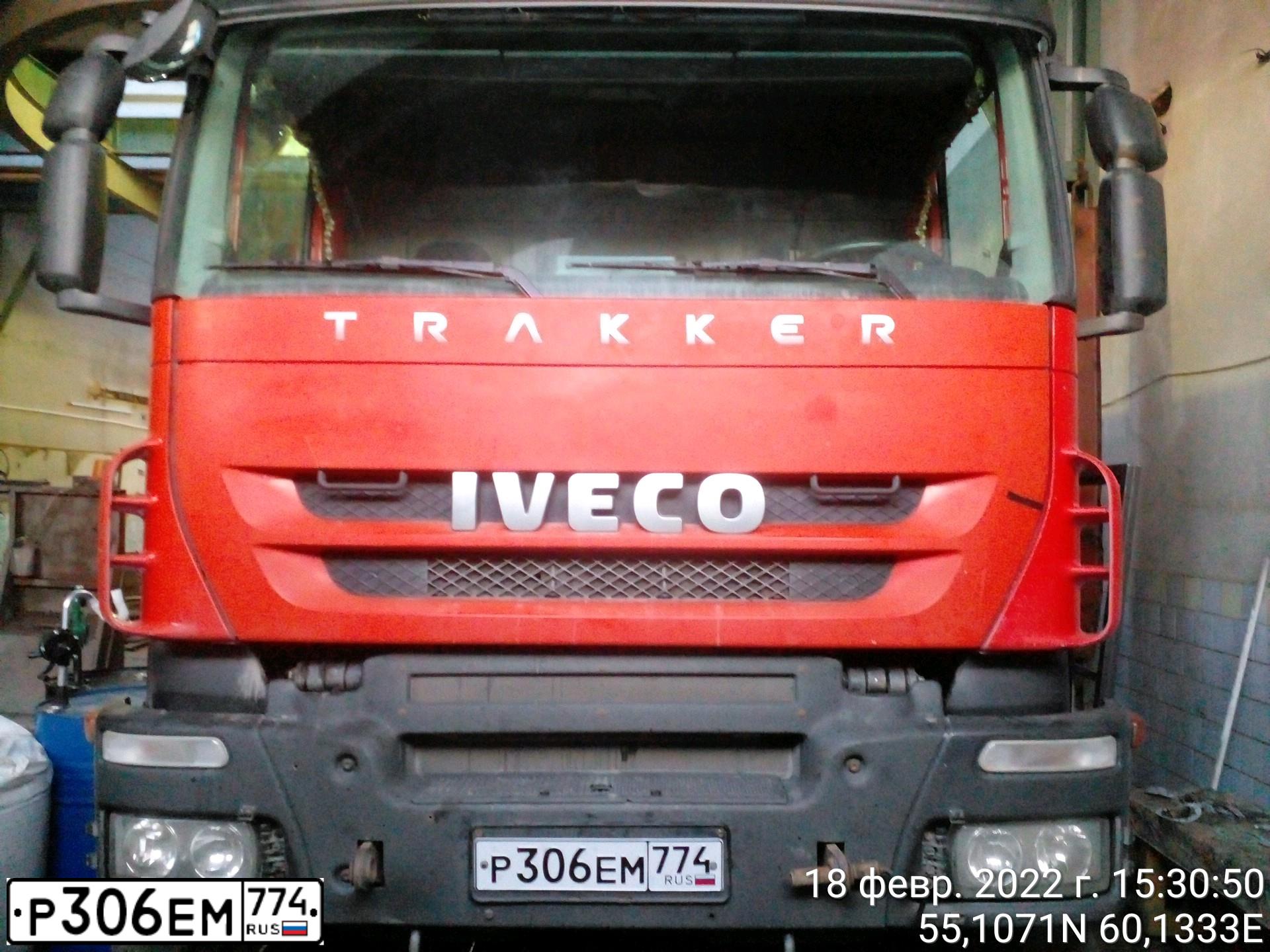 Фото автомобиля IVECO AMT URAL IVECO 6539 /6X6/, 2011 — госномер Р306ЕМ774. Цвет: Красный