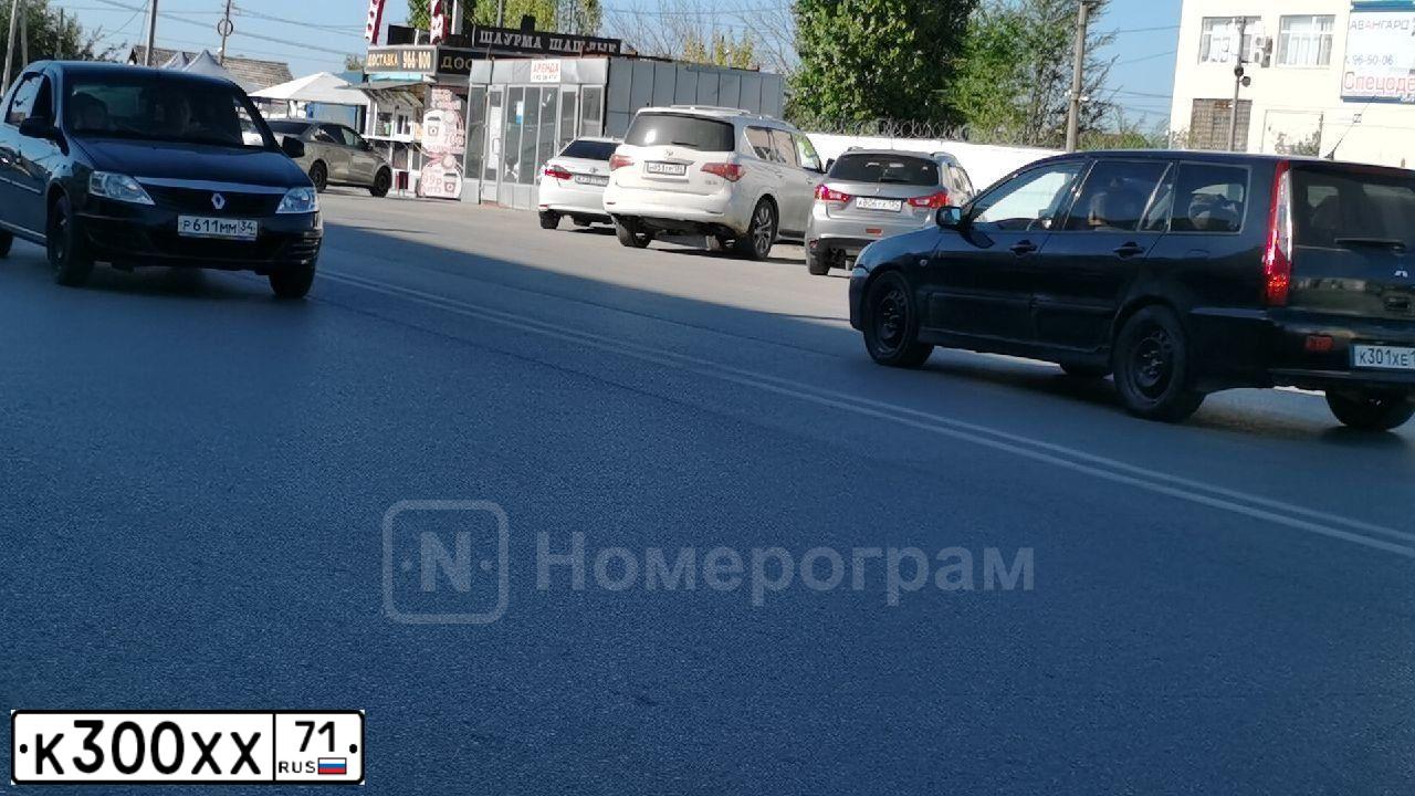 Фото автомобиля TOYOTA AVENSIS, 2006 — госномер А007МР40. Цвет: БЕЖЕВЫЙ