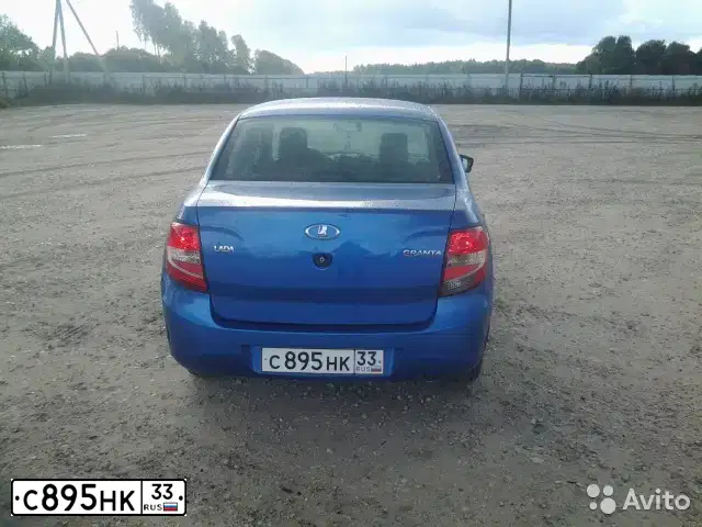 Фото автомобиля LADA 2190 GRANTA, 2015 — госномер С895НК43. Цвет: ЯРКО - СИНИЙ