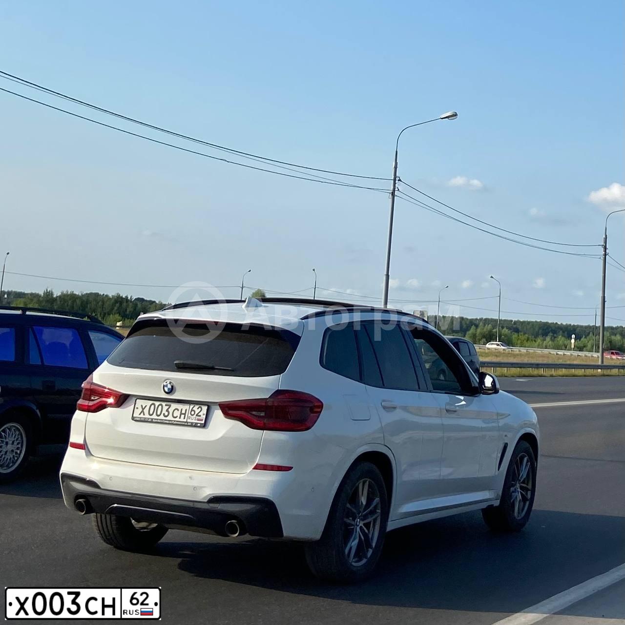 Фото автомобиля BMW X3, 2015 — госномер Х003СН62. Цвет: БЕЛЫЙ МЕТАЛЛИК