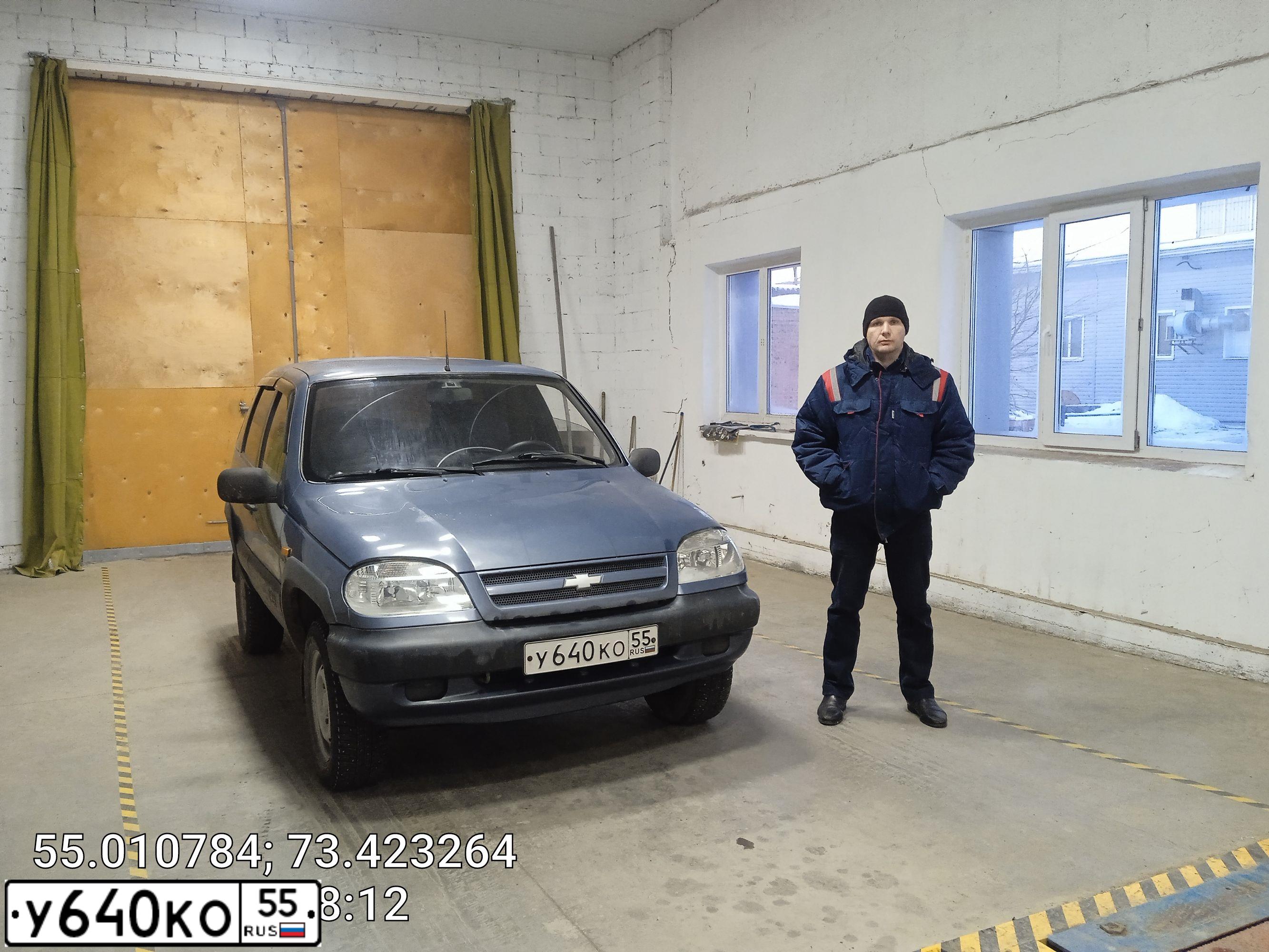Фото автомобиля CHEVROLET NIVA, 2008 — госномер А017ЕЕ138. Цвет: ТЕМНО-СЕРЫЙ МЕТАЛЛИК