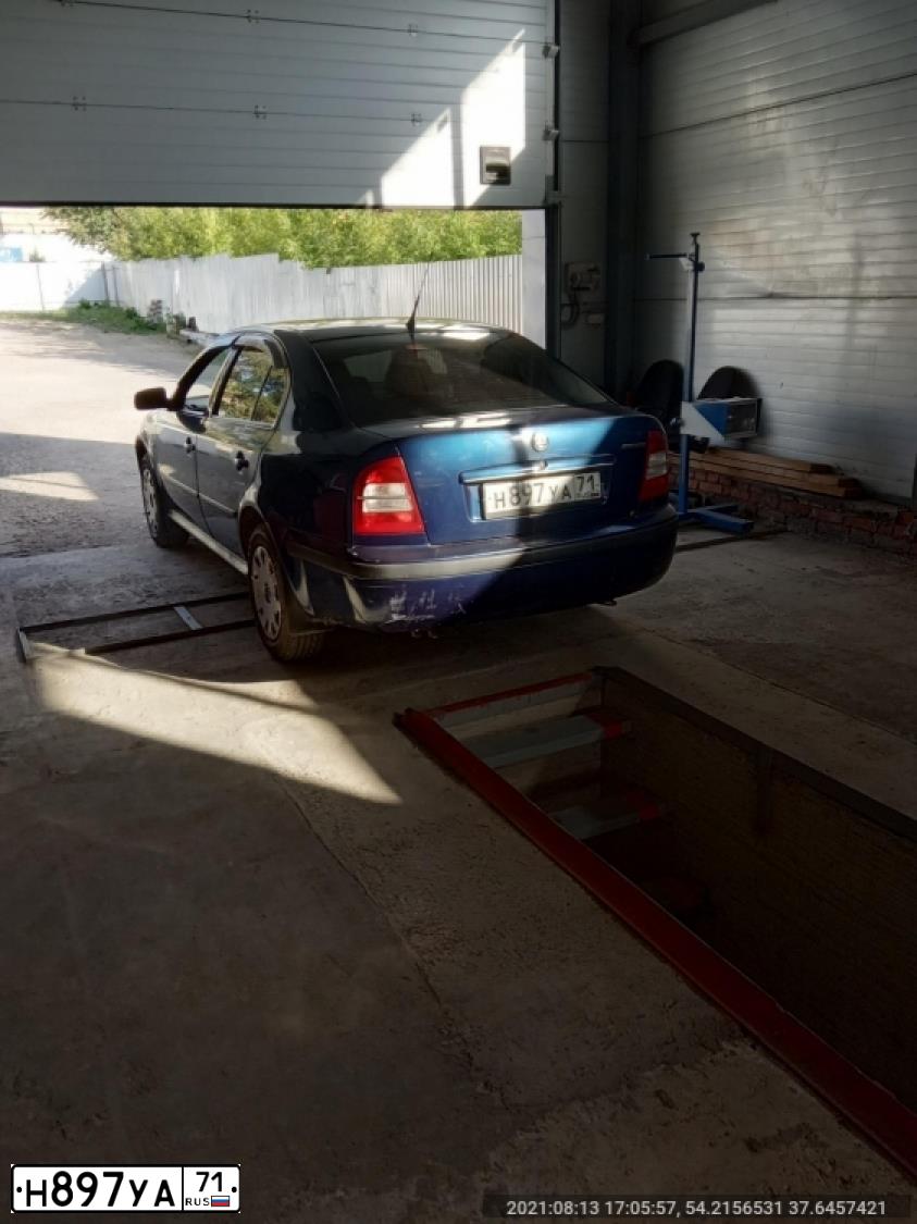 Фото автомобиля SKODA OCTAVIA, 2006 — госномер Н897УА71. Цвет: ТЕМНО-СИНИЙ