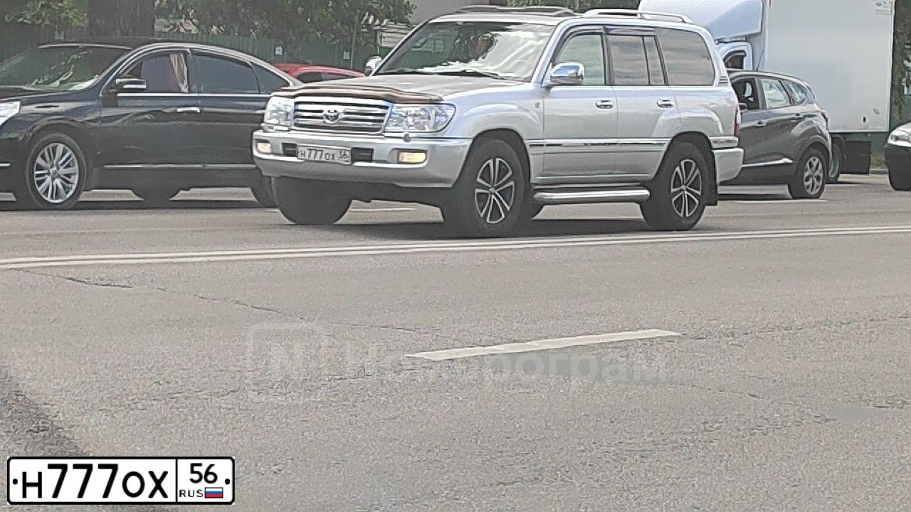 Фото автомобиля TOYOTA LANDCRUISER, 1999 — госномер А660АР181. Цвет: ЧЕРНЫЙ