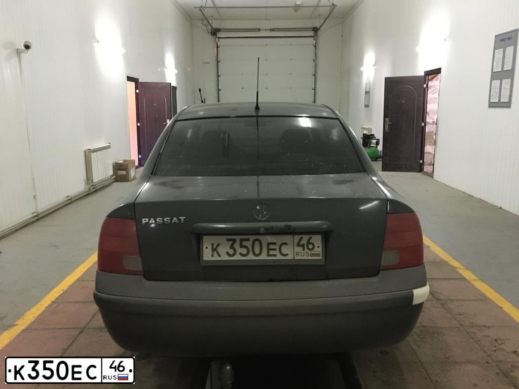 Фото автомобиля VOLKSWAGEN PASSAT, 1997 — госномер К350ЕС46. Цвет: СИНИЙ