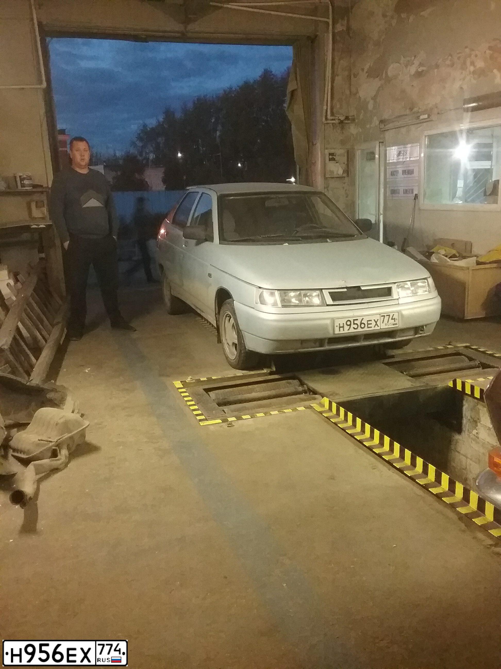 Фото автомобиля LADA 2112 LADA, 2002 — госномер В889ВМ165. Цвет: СЕРЕБРИСТО-ГОЛУБОЙ