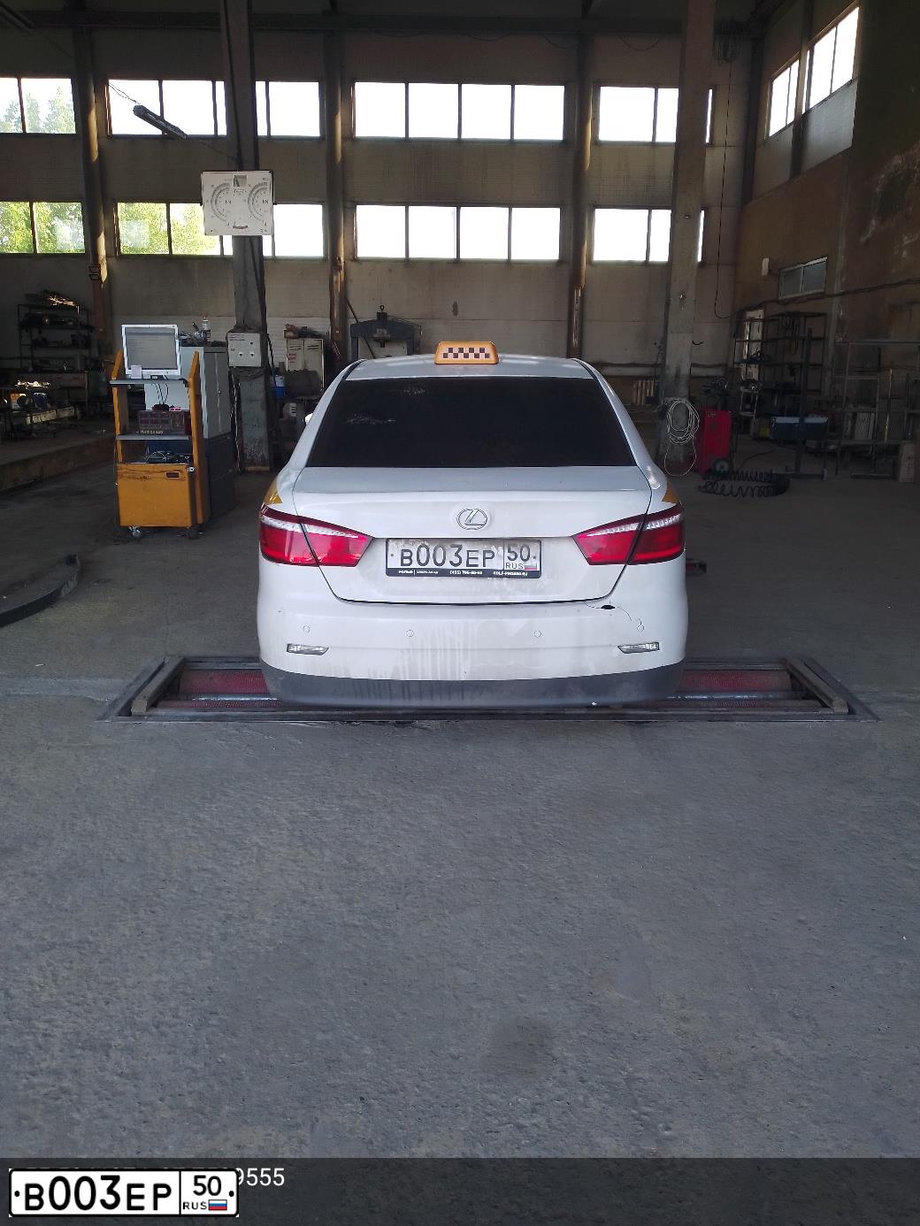 Фото автомобиля LIFAN SOLANO, 2017 — госномер Е243УН156. Цвет: Белый