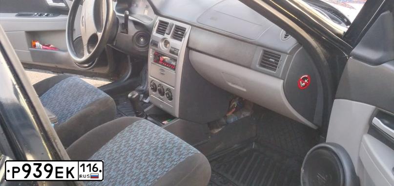 Фото автомобиля LADA 2170 PRIORA, 2008 — госномер Е775АА702. Цвет: Сине-Черный