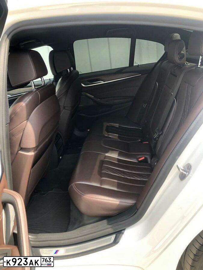 Фото автомобиля BMW SERIE 5, 2019 — госномер Е022ОЕ790. Цвет: Белый
