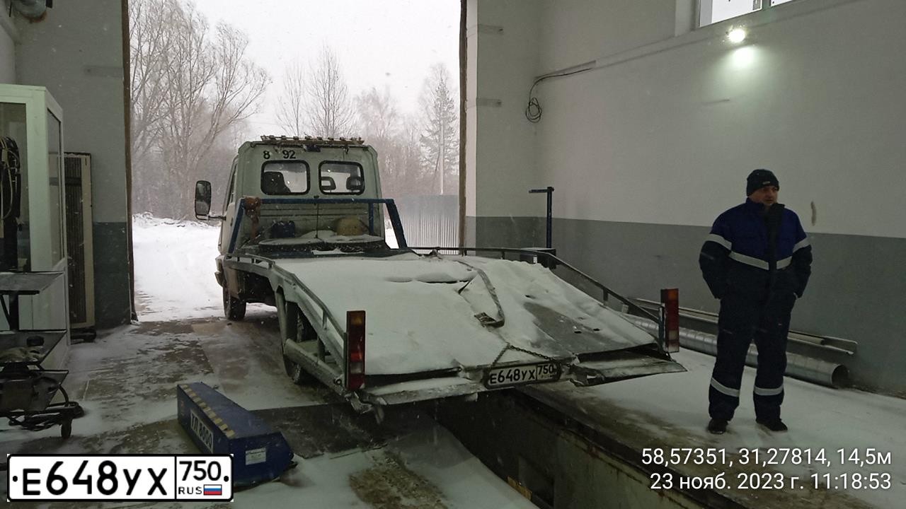 Фото автомобиля RENAULT MASTER, 1992 — госномер К339СН53. Цвет: Белый