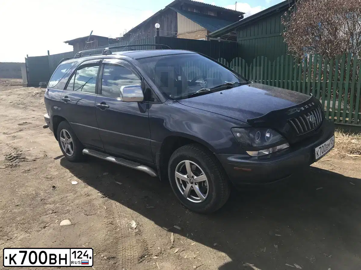 Фото автомобиля FORD FOCUS, 2010 — госномер К700ВН124. Цвет: ЧЕРНЫЙ