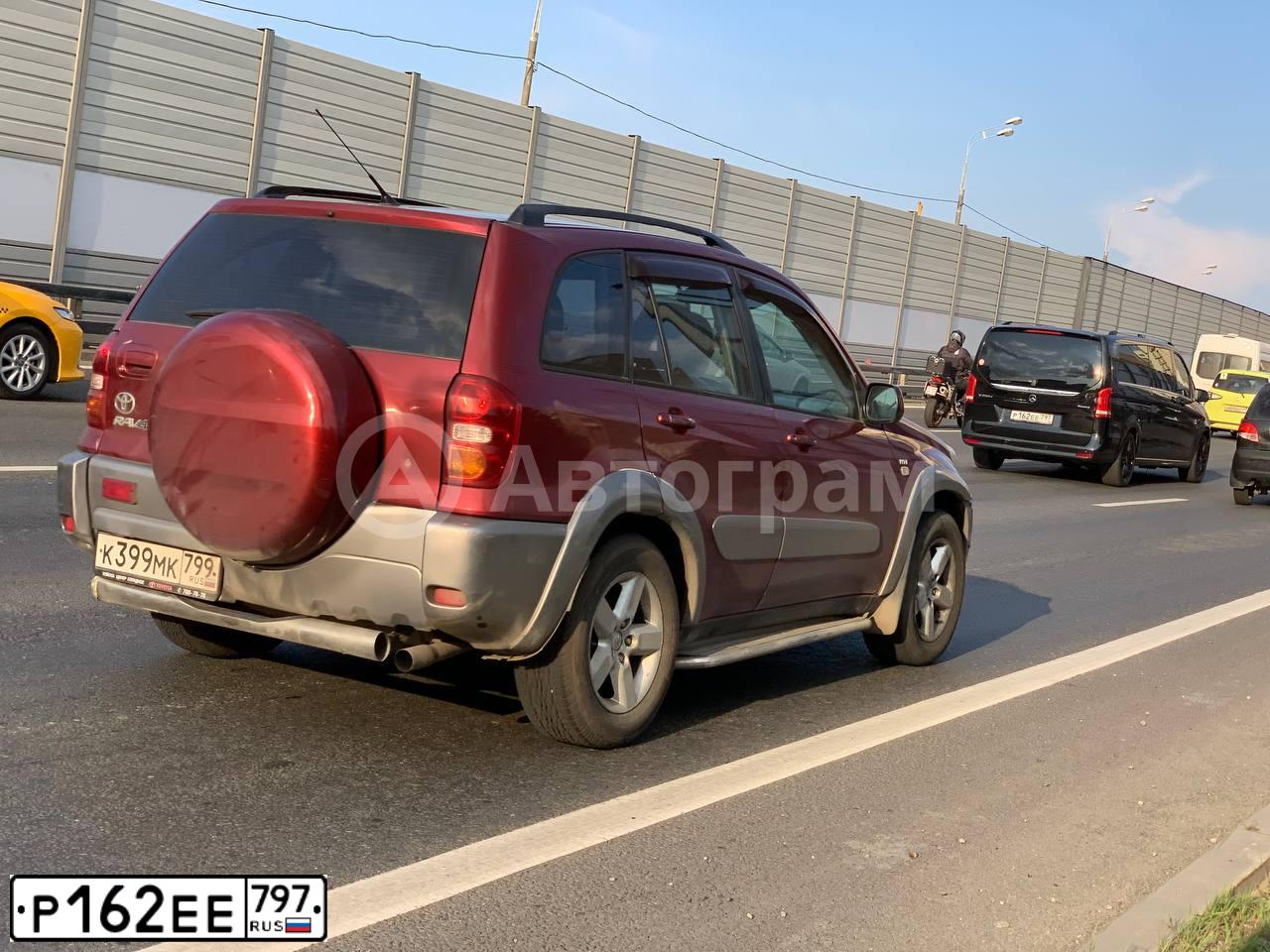 Фото автомобиля MERCEDES-BENZ МЕРСЕДЕС-БЕНЦ V 250 D 4MATIC, 2021 — госномер Р162ЕЕ797. Цвет: ЧЕРНЫЙ