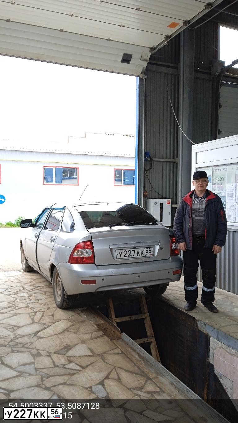 Фото автомобиля LADA 2172 PRIORA, 2013 — госномер В490НН156. Цвет: Светло-серебристый металик
