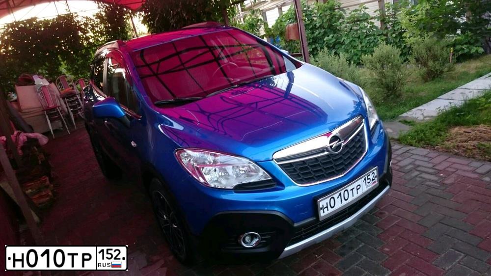 Фото автомобиля OPEL MOKKA, 2013 — госномер Н010ТР152. Цвет: СИНИЙ