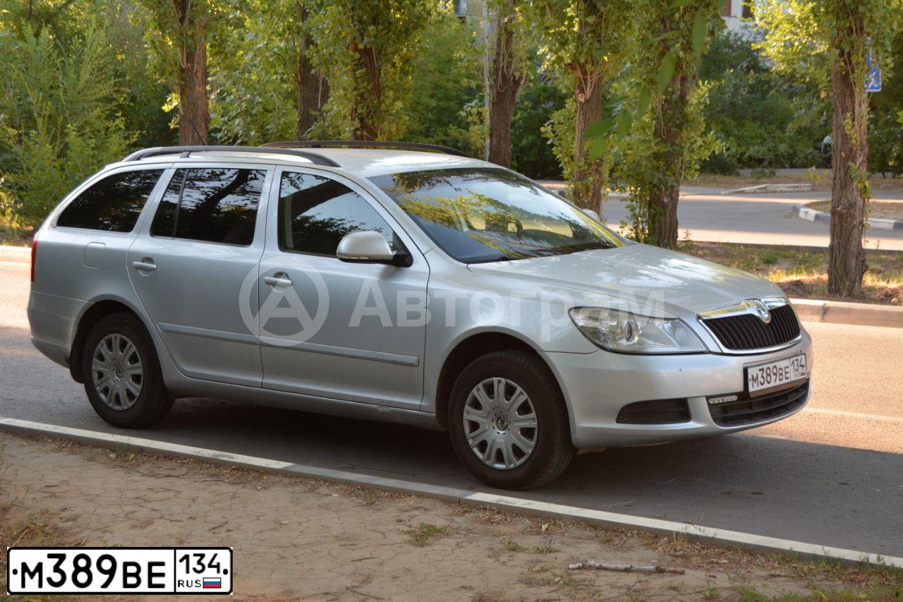 Фото автомобиля SKODA OCTAVIA, 2012 — госномер М389ВЕ134. Цвет: Серебристый