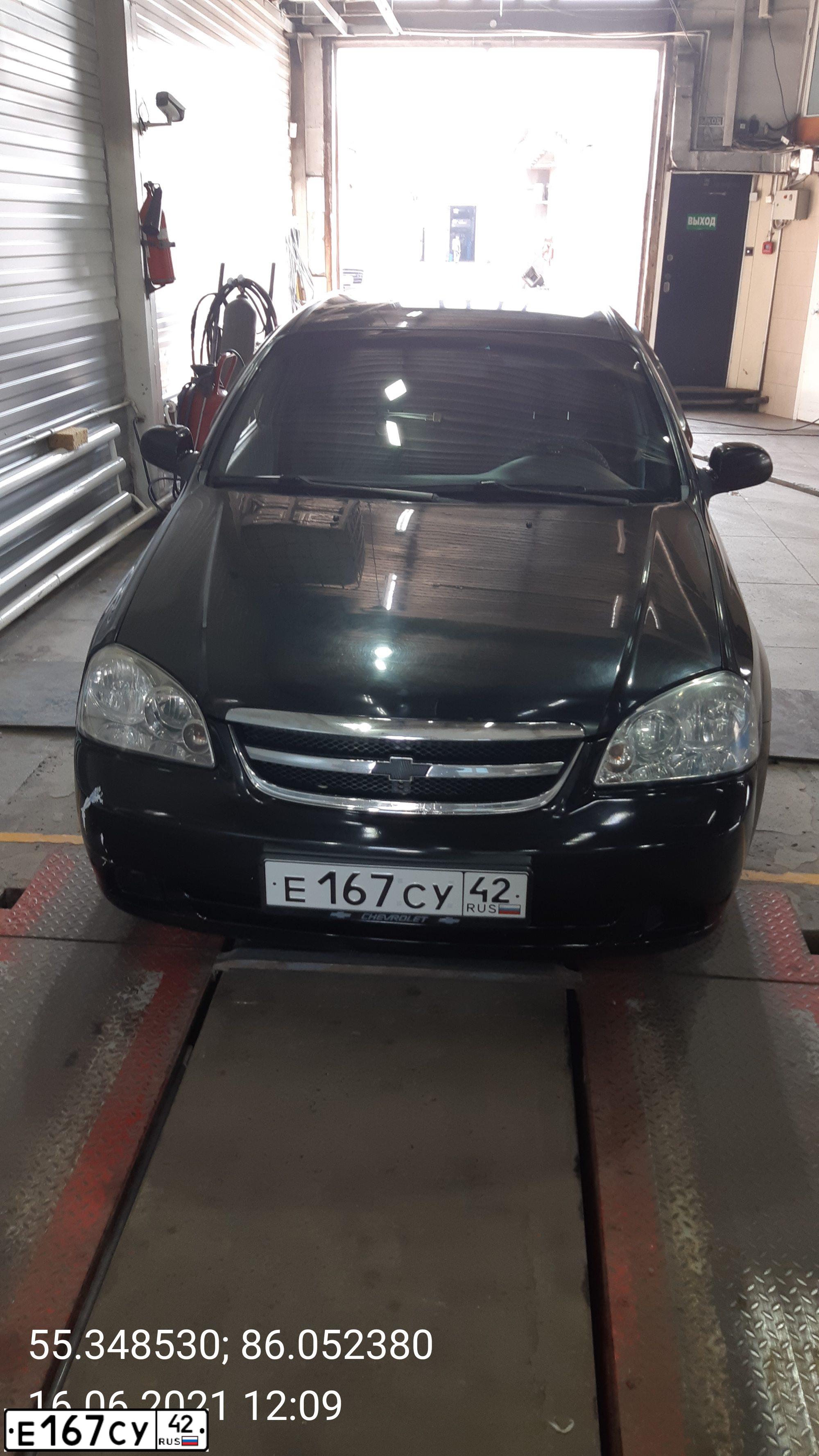 Фото автомобиля CHEVROLET T LACETTI, 2005 — госномер Е167СУ42. Цвет: ЧЕРНЫЙ