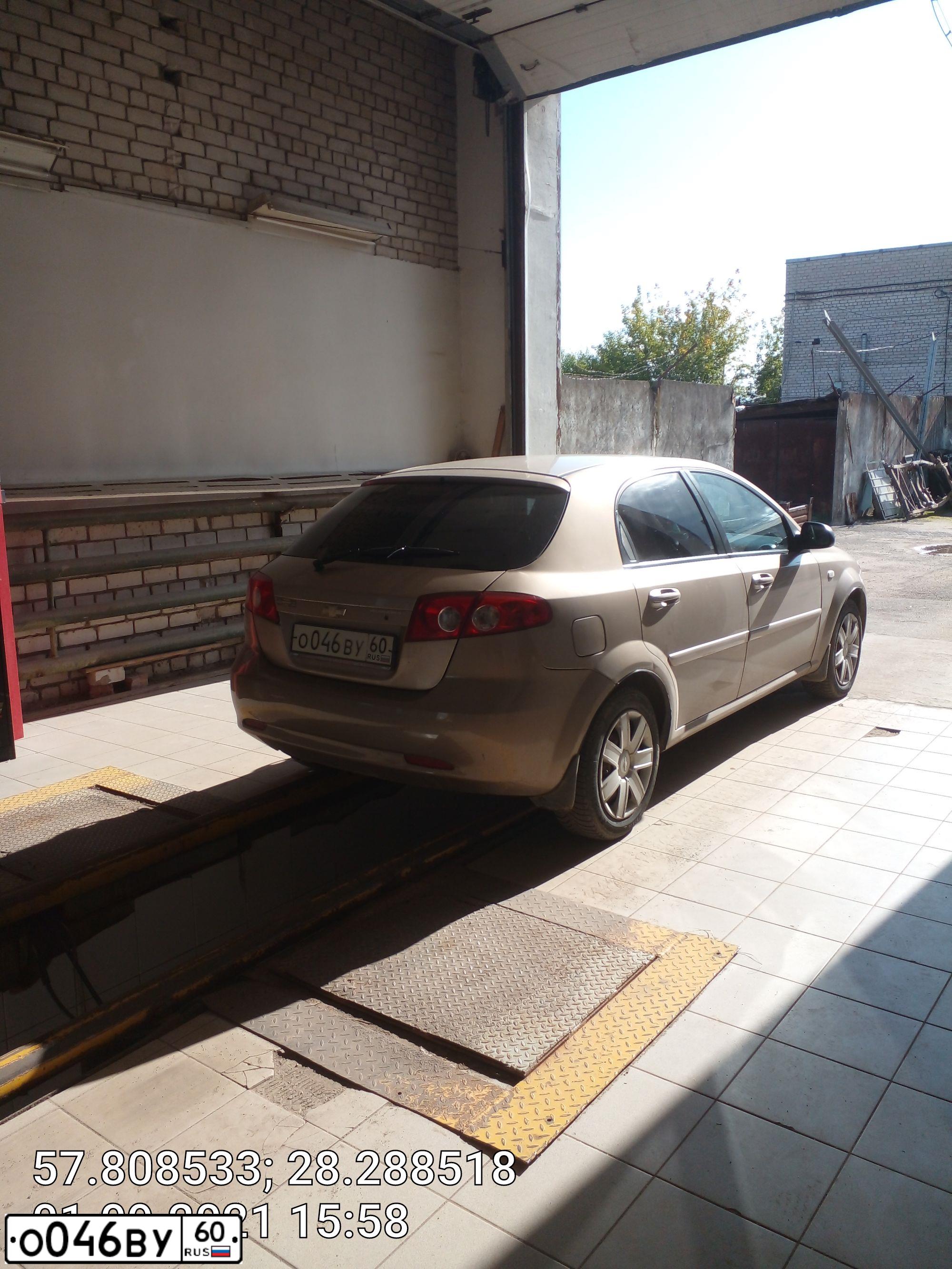 Фото автомобиля CHEVROLET T LACETTI, 2007 — госномер Н467МА60. Цвет: БЕЖЕВЫЙ