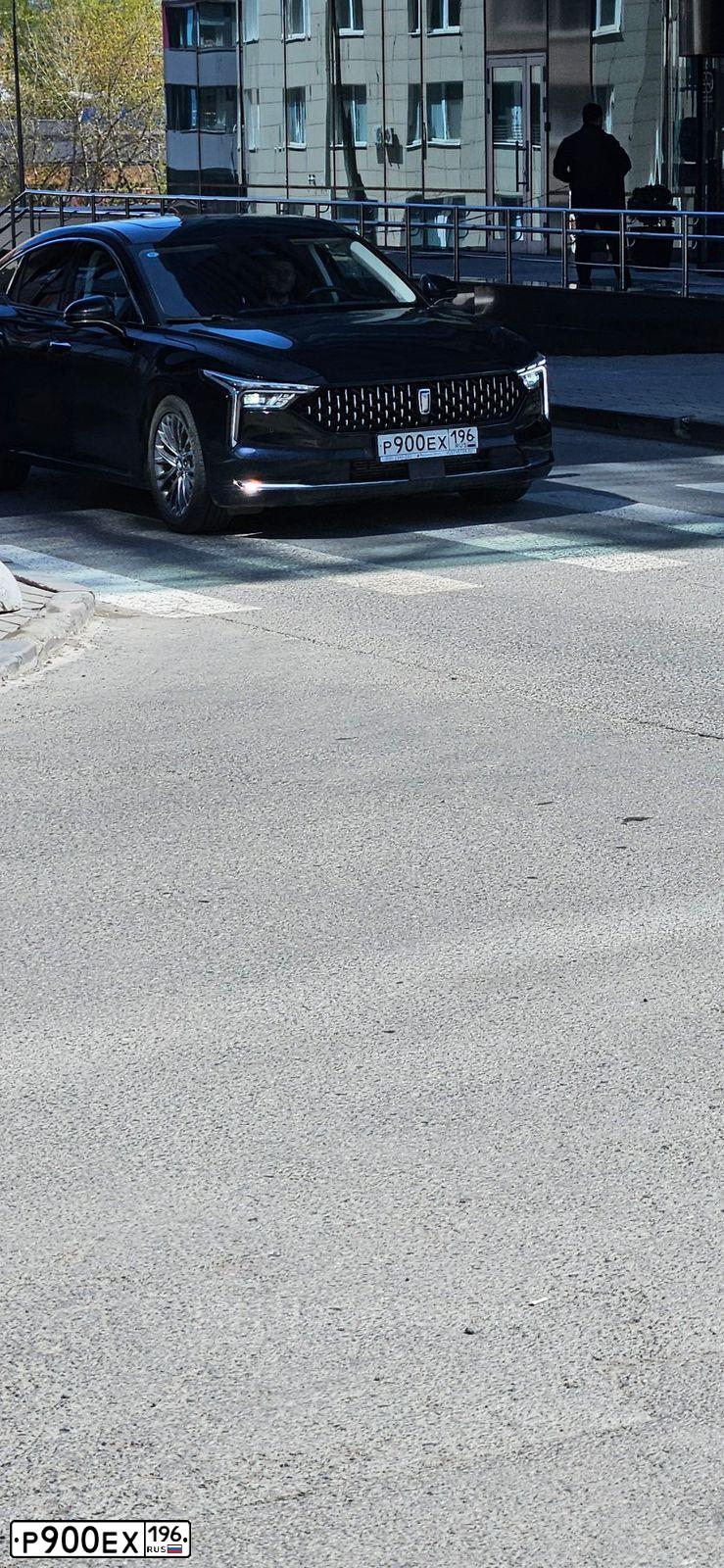 Фото автомобиля LADA 2105 LADA, 2008 — госномер Р938ЕХ196. Цвет: ЯРКО-БЕЛЫЙ