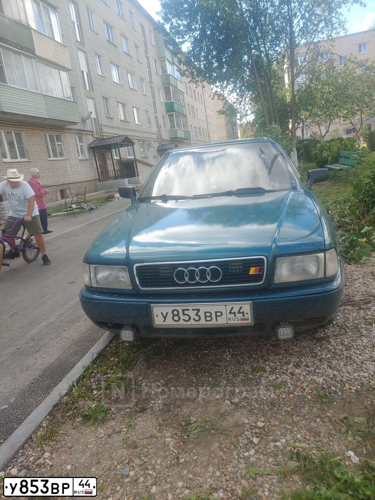 Фото автомобиля AUDI 80, 1992 — госномер У853ВР44. Цвет: ЗЕЛЕНЫЙ