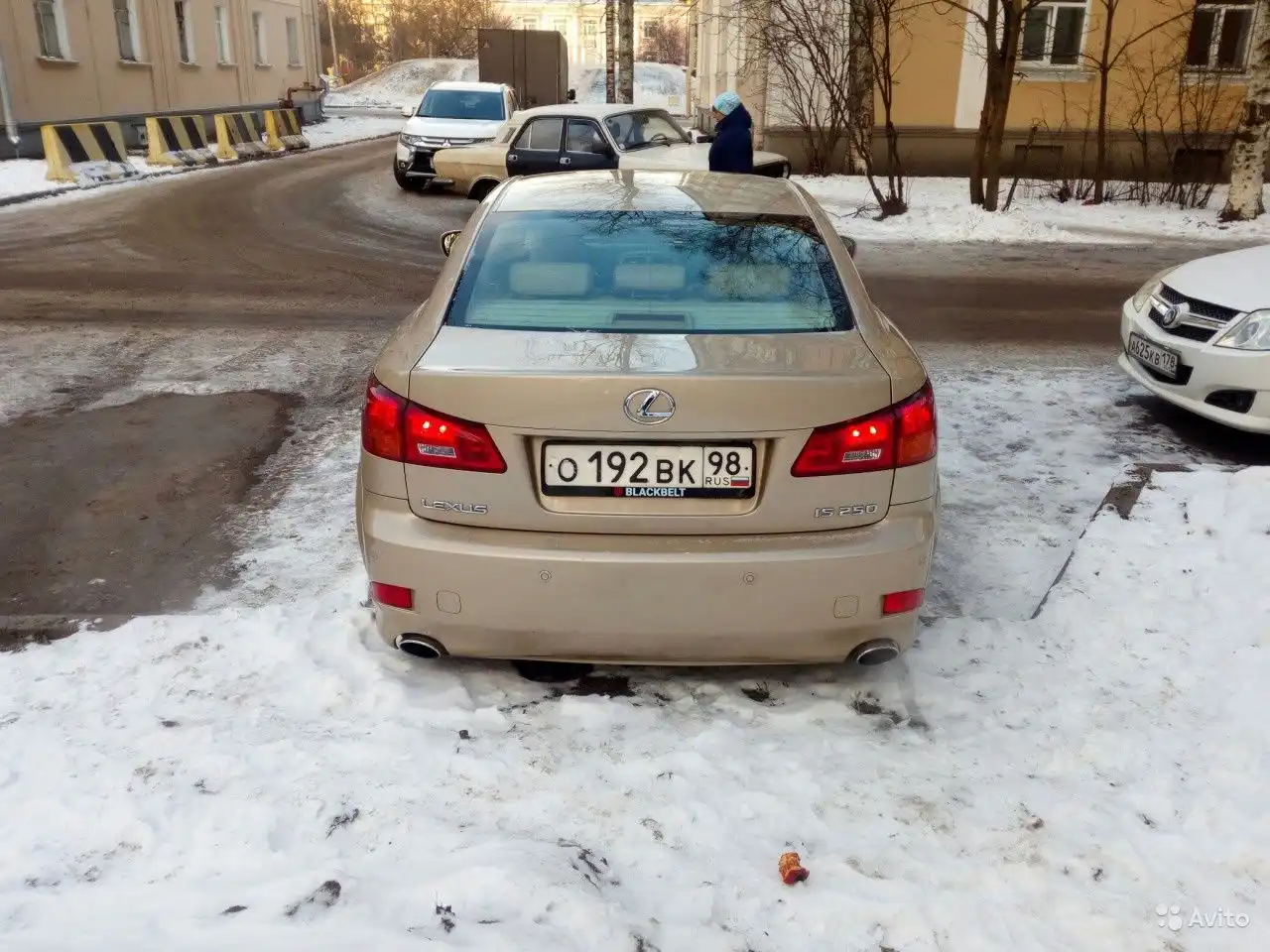 Фото автомобиля KIA SORENTO, 2003 — госномер К161КР53. Цвет: СЕРЫЙ/ТЕМНО-СЕРЫЙ